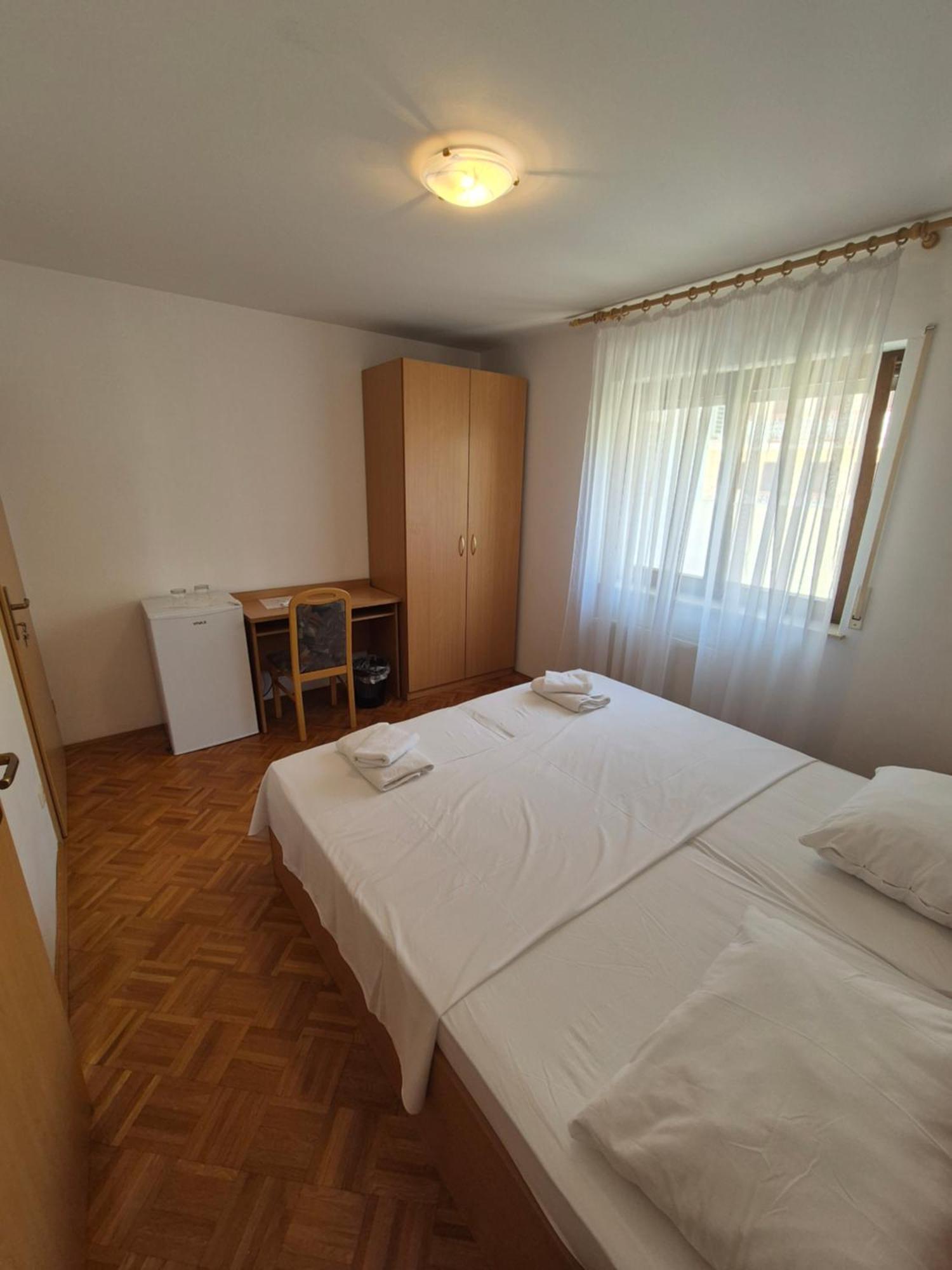 Apartments And Rooms Mamic Dugi Rat Dış mekan fotoğraf