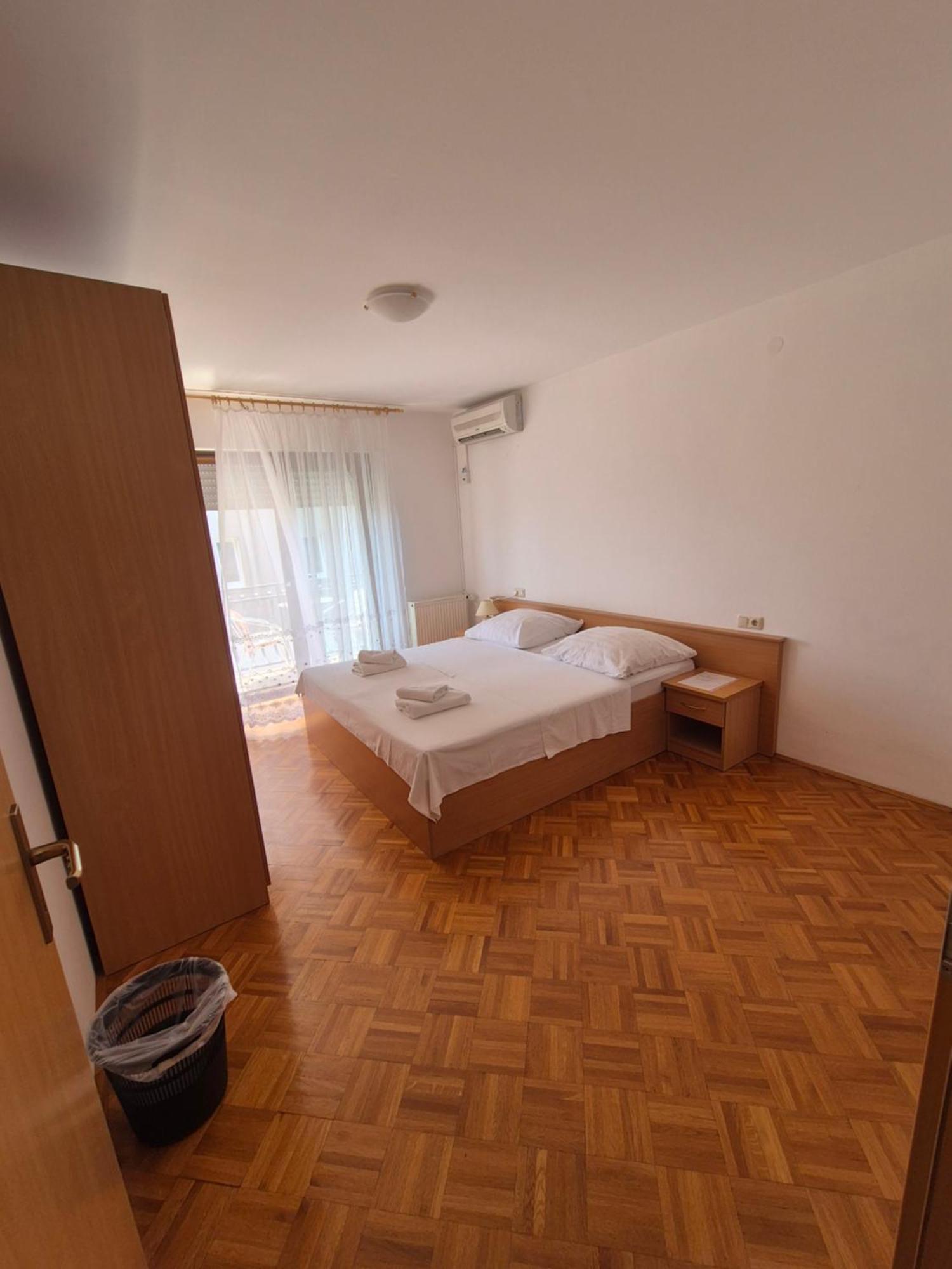 Apartments And Rooms Mamic Dugi Rat Dış mekan fotoğraf