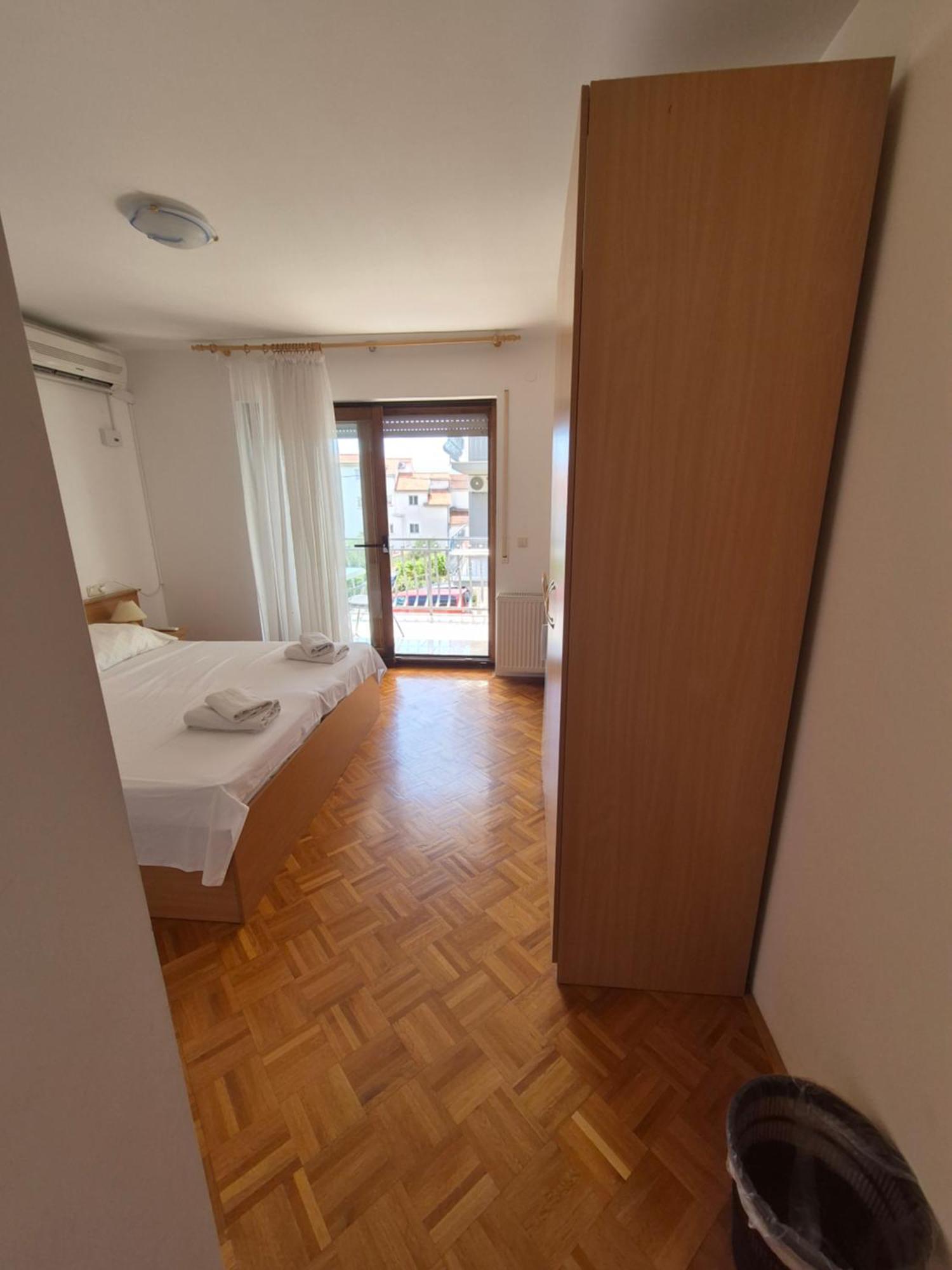 Apartments And Rooms Mamic Dugi Rat Dış mekan fotoğraf