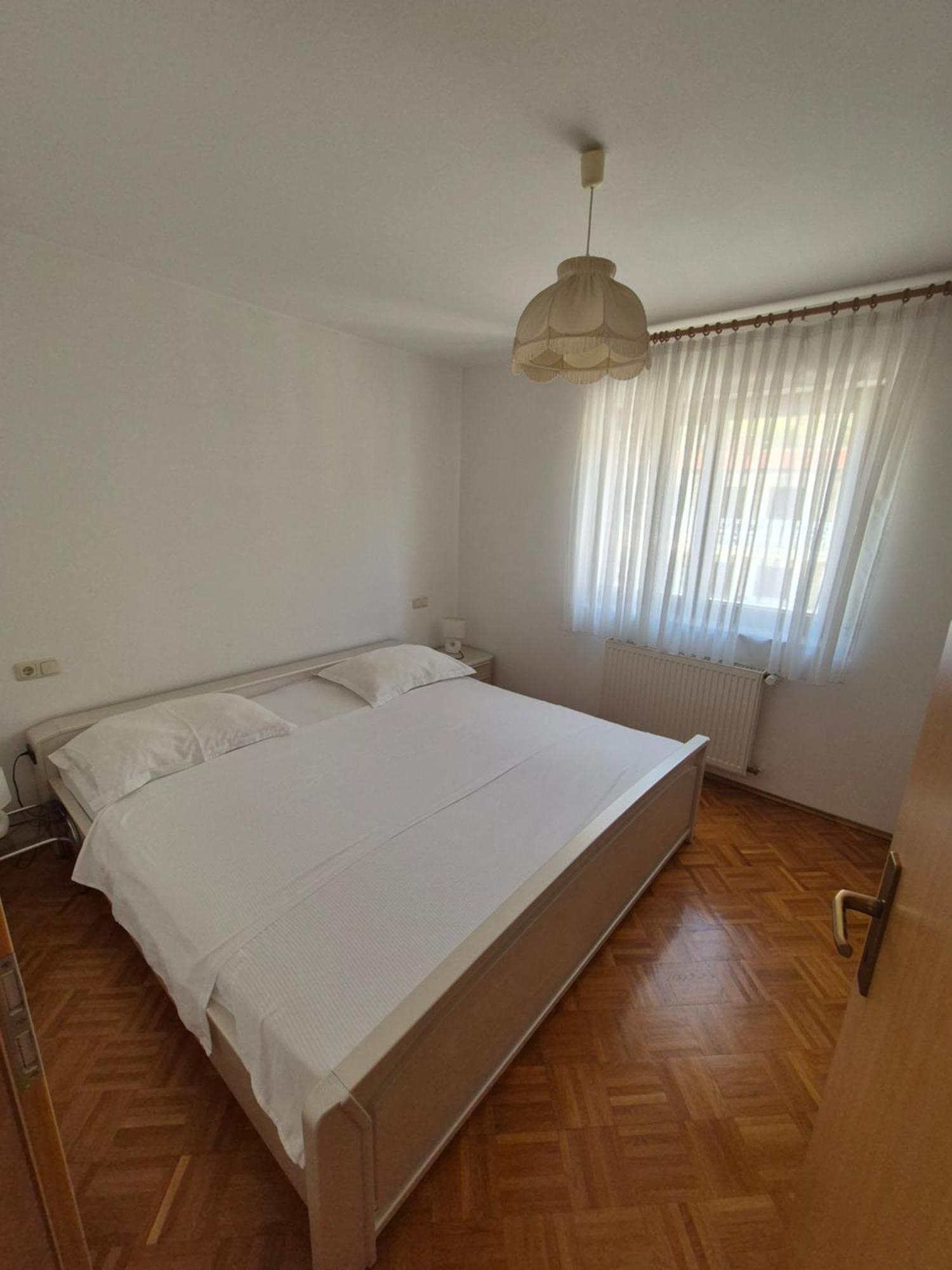 Apartments And Rooms Mamic Dugi Rat Dış mekan fotoğraf