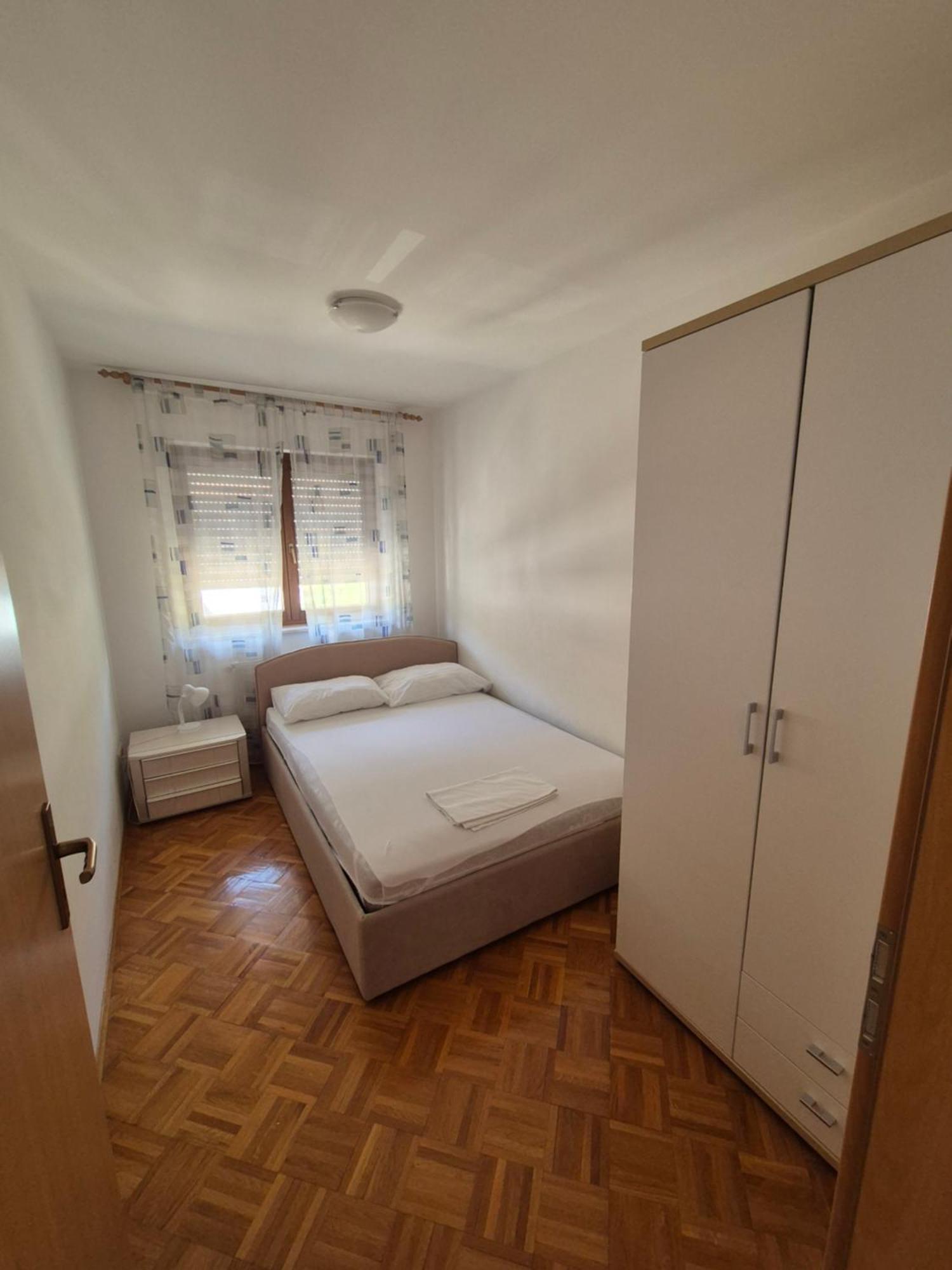 Apartments And Rooms Mamic Dugi Rat Dış mekan fotoğraf
