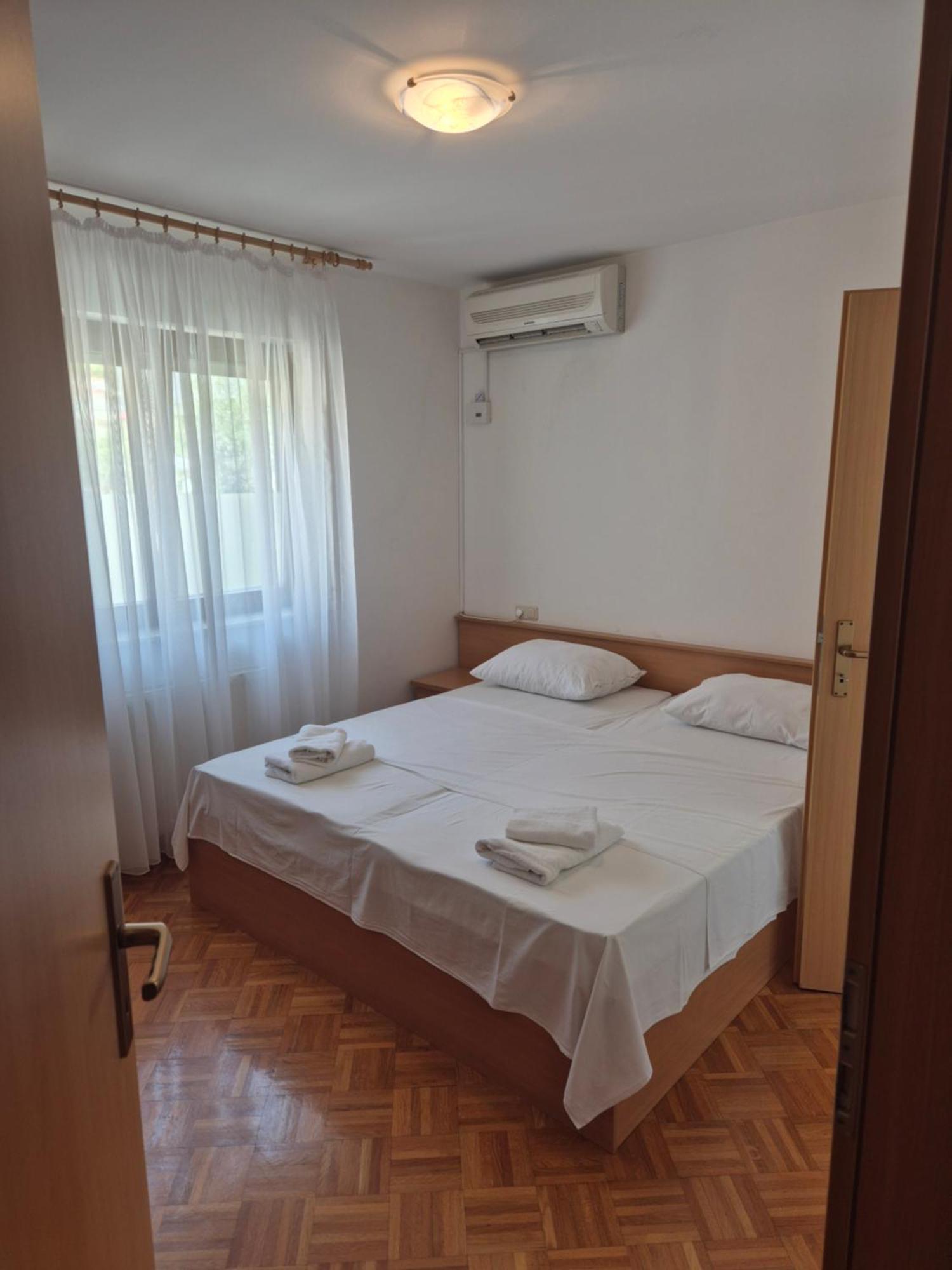 Apartments And Rooms Mamic Dugi Rat Dış mekan fotoğraf